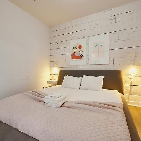 New Spacious Industrial Loft In Le Plateau By Den Stays Монреаль Экстерьер фото